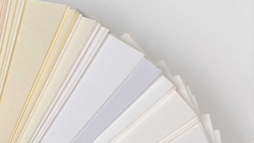 Vielfältige Papierauswahl für Nassleimetiketten