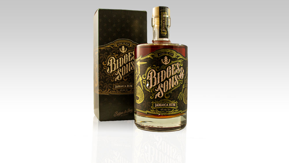 Rum Etiketten mit individueller Form